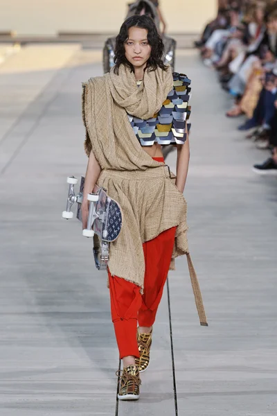 Look 9